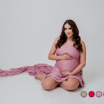 Telas para sesiones con varios colores, pensadas para crear vestuarios cómodos y elegantes que realzan la silueta y capturan la belleza del embarazo en Rosa